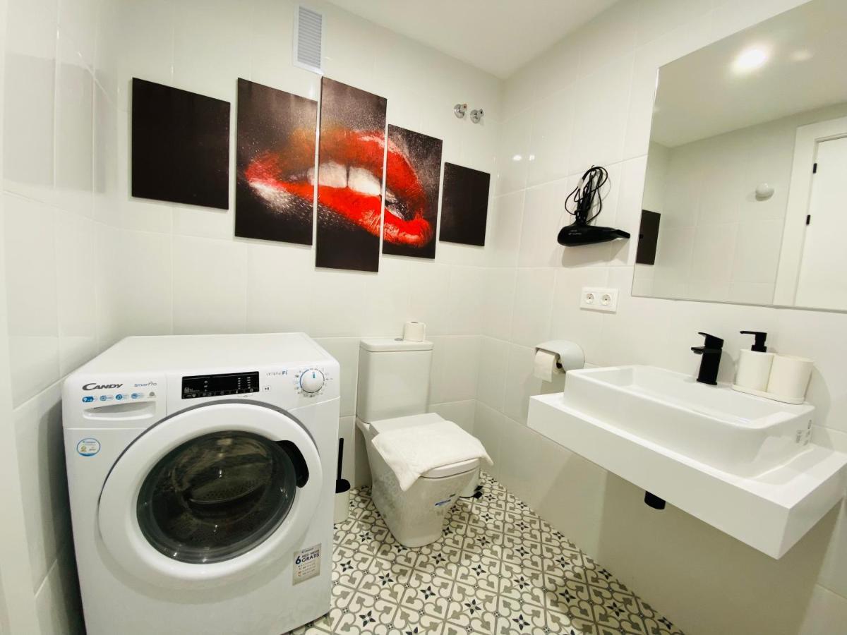 First Line! Art-Apartment On The Seafront Of Marbella With Swimming Pool Eksteriør bilde